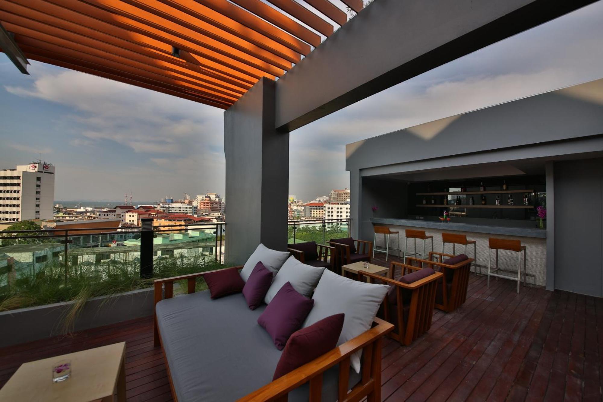 The Sun Xclusive Hotel Pattaya Exterior photo